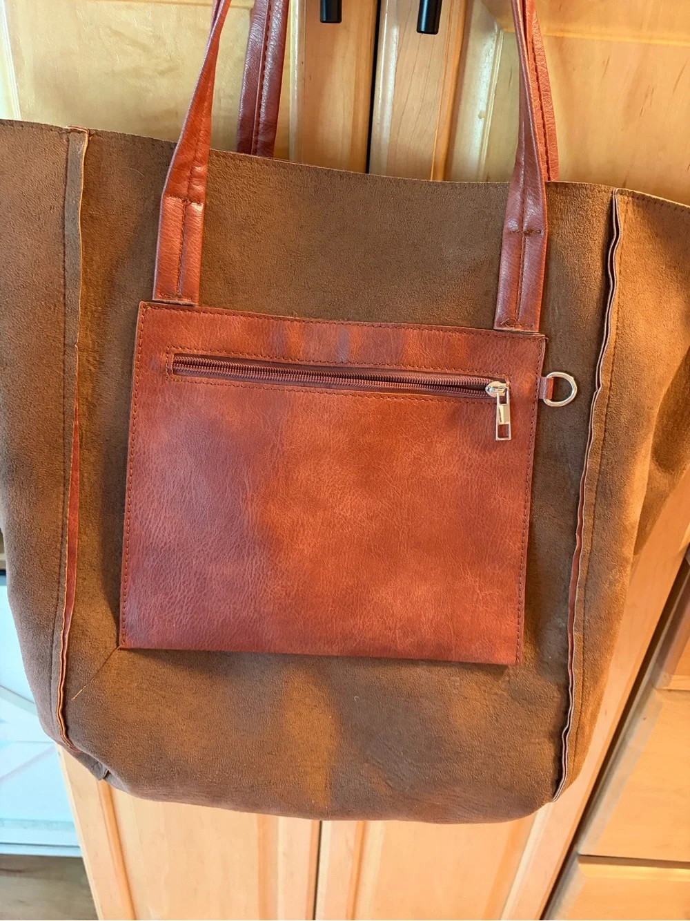 Classic Women's Leather Tote Bag in Chestnut Brown - Picture 4 of 4